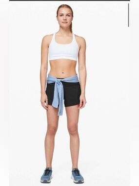 Lululemon Speed Up Short 4”
Size 4 Black